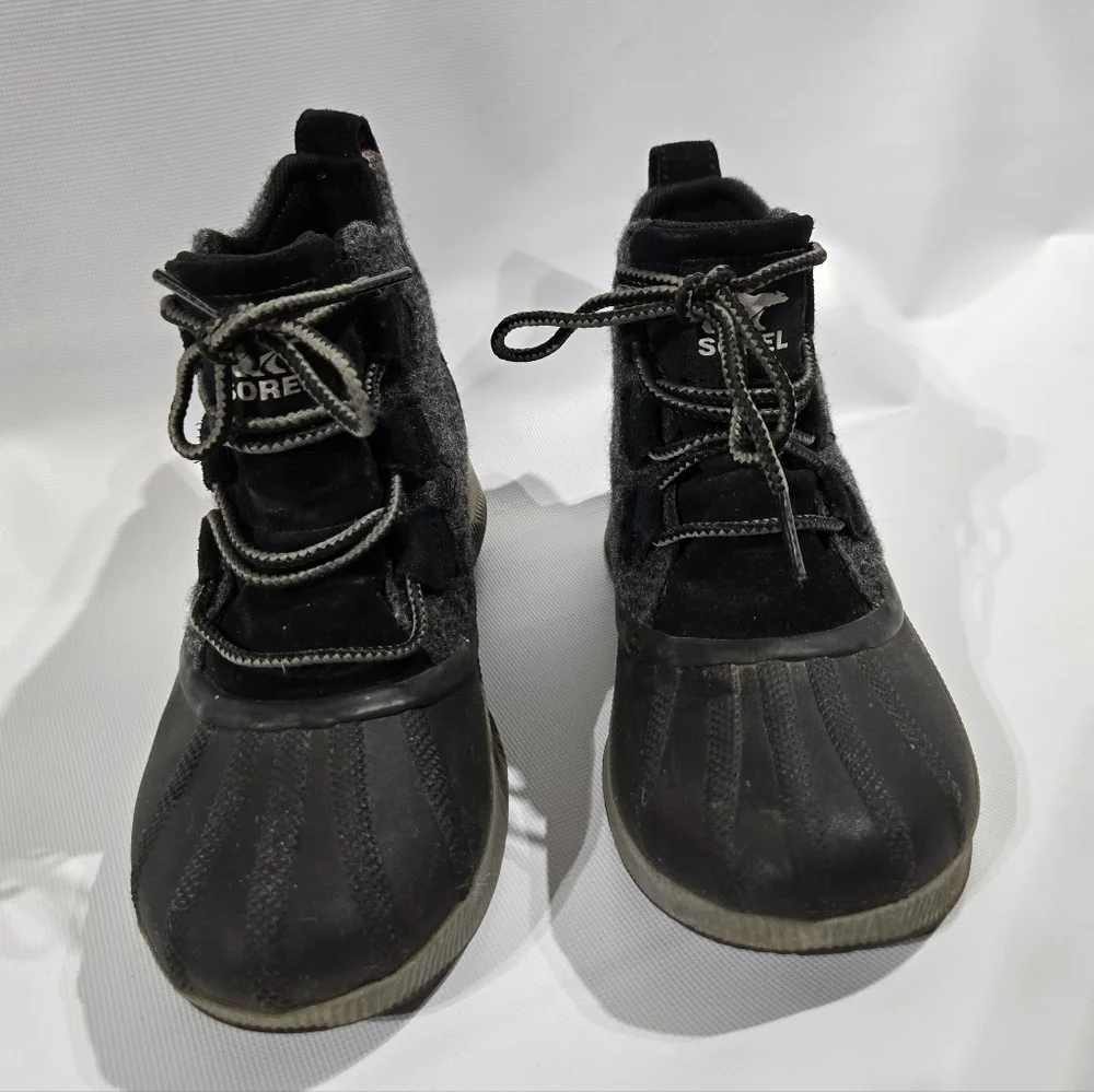 SOREL Out N About III Duck Boot Womens Sz 6.5 EUC!